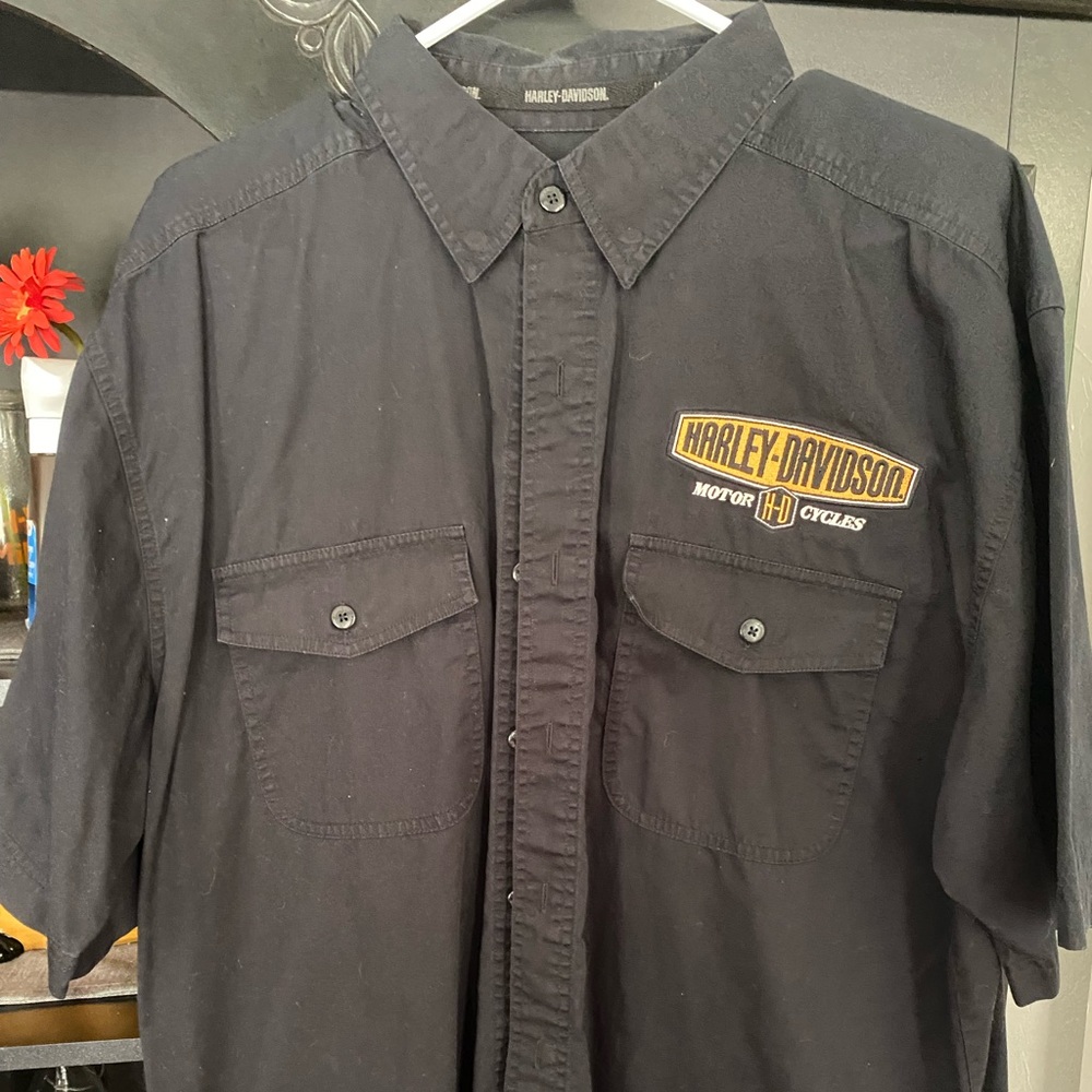 Men’s Harley Davidson short sleeve shirt~ Black~XL